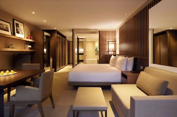 2 Twin Beds with City Harbour View