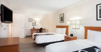 Room, 2 Double Beds, Accessible, Non Smoking (Mobility/Hearing Impaired Accessible)
