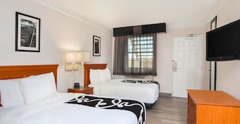 Room, 2 Double Beds, Accessible, Non Smoking (Mobility/Hearing Impaired Accessible)