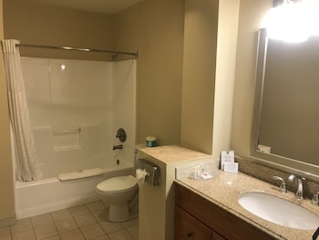 Family Suite, 2 Queen Beds with Sofabed, Non Smoking