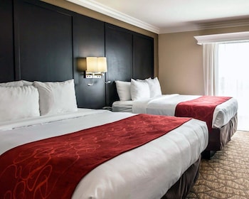 Suite, 2 Queen Beds with Sofabed, Non Smoking