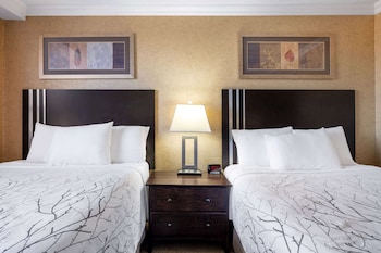 Room, 2 Queen Beds, Smoking