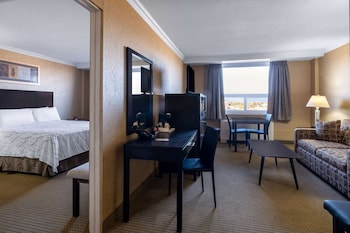 Suite, 1 King Bed, Smoking