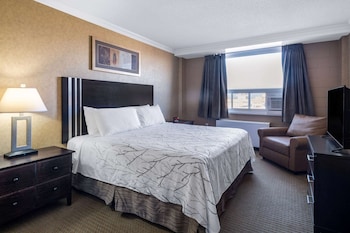 Suite, 1 King Bed, Smoking