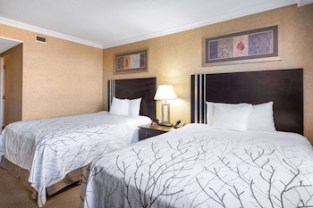Room, 2 Queen Beds, Smoking