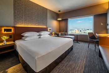 Club Room, 1 King Bed (Regency)