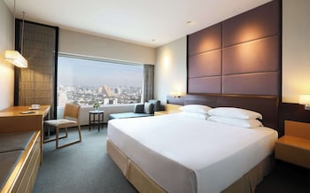 Club Room, 1 King Bed (Regency, High Floor)