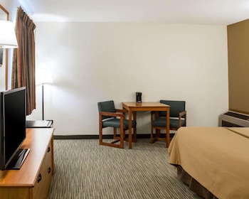 Standard Room, 1 King Bed, Non Smoking