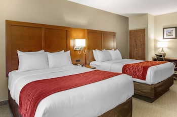 Pool Side View, 2 Queen Beds, Non Smoking