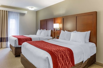 Pool Side View, 2 Queen Beds, Non Smoking