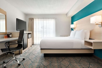 Room, 2 Queen Beds, Non Smoking (First Floor, Patio Door)