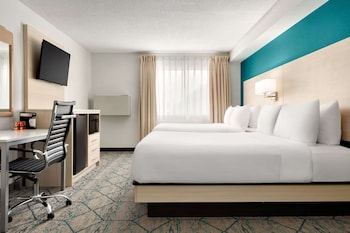Suite, Multiple Beds, Non Smoking, Kitchenette
