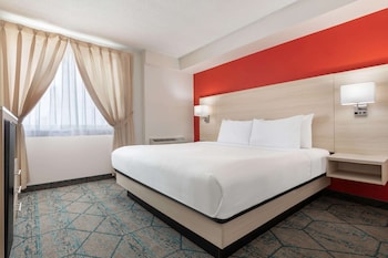 Suite, 1 King Bed, Non Smoking