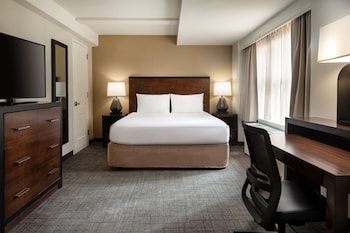 Studio, 1 King Bed (Hearing Accessible)