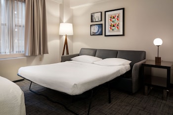 Studio, 1 King Bed with Sofa bed, Non Smoking, Corner
