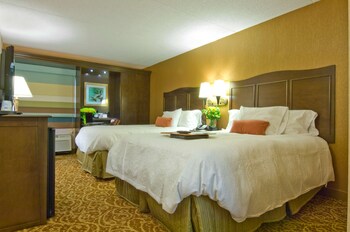Two Queen Beds, Standard, Non-Smoking