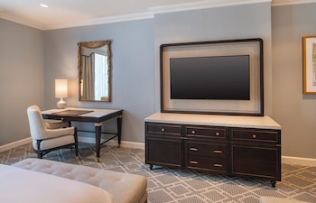 Suite, 2 Queen Beds (1 Bedroom)