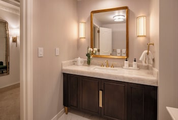 Suite, 1 King Bed (Henry Augustus Willard)