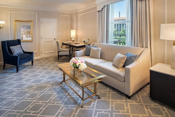 Suite, 2 Double Beds (Willard, Washington Monument View)