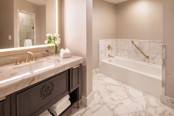 Junior Suite, 1 King Bed