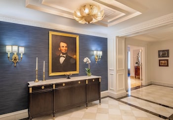 Suite, 1 King Bed (Abraham Lincoln)