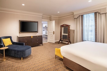 Suite, 1 King Bed (Abraham Lincoln)