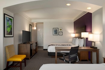 Deluxe Room, Multiple Beds, Non Smoking (1 King Bed and 1 Full Bed)