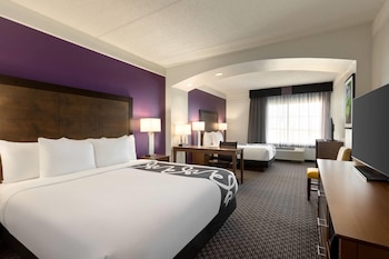 Deluxe Room, Multiple Beds, Non Smoking (1 King Bed and 1 Full Bed)