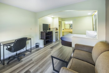 Room, 1 King Bed, Smoking