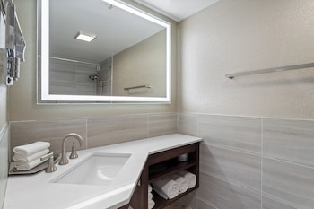 Premium Room, 1 King Bed, Mobility Accessible, Balcony (Mobility)