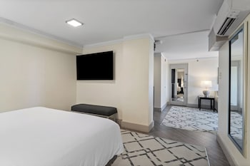 Suite, 1 Bedroom, Balcony