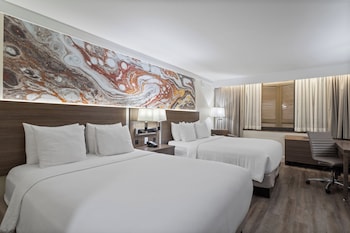Standard Room, 2 Queen Beds (Hideaway)
