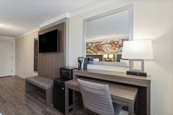 Standard Room, 2 Queen Beds, Mobility Accessible, Non Smoking (Communications)