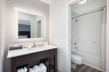 Executive Room, 1 King Bed, Non Smoking