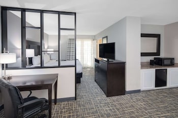 Suite, 1 King Bed, Non Smoking (1 Bedroom)