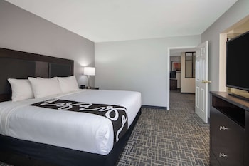 Studio Suite, 1 Queen Bed, Accessible, Non Smoking (Mobility/Hearing Impaired Accessible)
