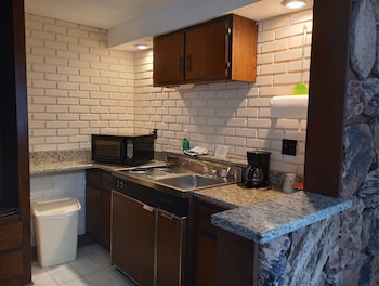 Suite, 2 Queen Beds, Non Smoking, Lake View