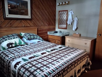 Cabin, 2 Queen Beds, Non Smoking, Lakeside