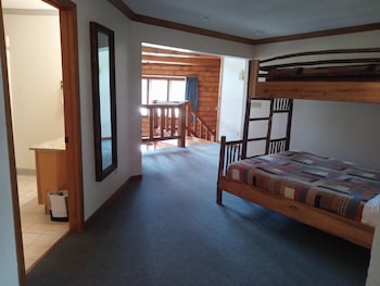 Suite, Multiple Beds, Non Smoking, Lake View