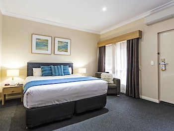 Superior Room, 1 King Bed