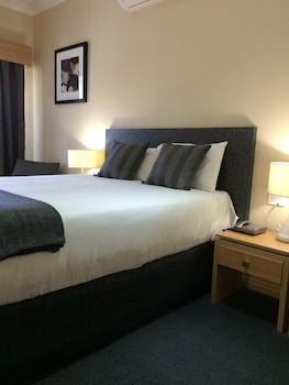 Deluxe Room, 1 Queen Bed