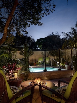 Bungalow, Private Pool, Garden Area (Suite with Fire Pit)