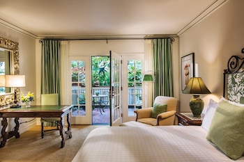 Junior Room, 1 King Bed (Jungle)