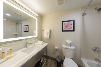Standard Room, 2 Queen Beds, Pool View