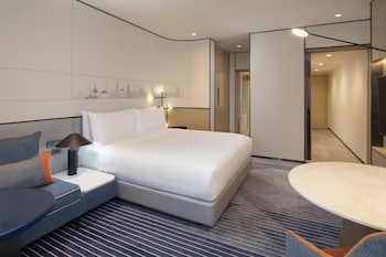 Premium Room, 1 King Bed, Kitchenette