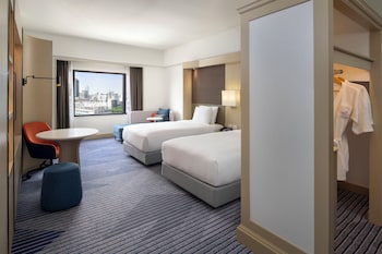 Premium Room, 1 King Bed, Accessible
