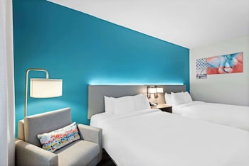 Room, 2 Queen Beds, Non Smoking