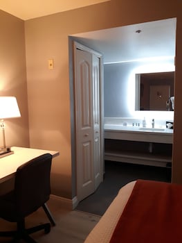 Standard Room, 2 Queen Beds, Non Smoking