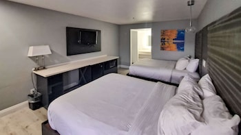 Standard Room, 2 Queen Beds, Non Smoking