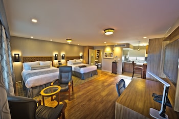 Deluxe Room, 2 Queen Beds (Two Queen Bed Non-Smoking Room)